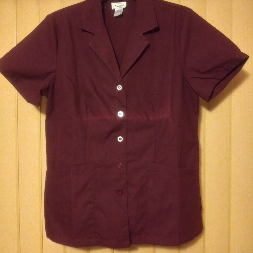 Brand new scrub but no tag
